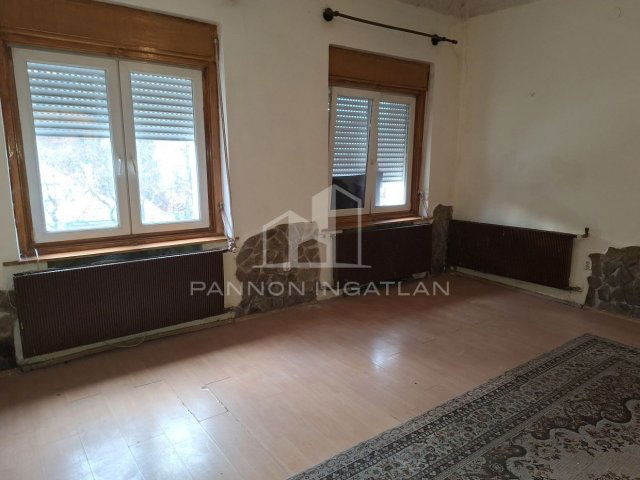 Eladó családi ház, Veszprémben 59.9 M Ft, 3 szobás