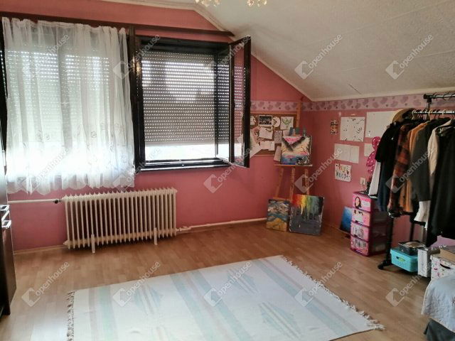 Eladó családi ház, Ácson 65 M Ft, 5 szobás