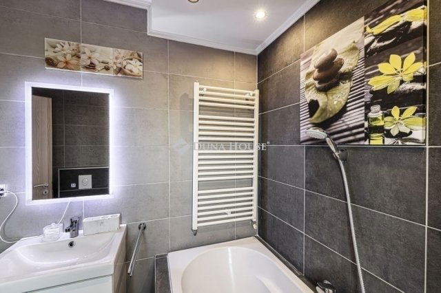 Eladó ikerház, Érden 165 M Ft, 4 szobás / költözzbe.hu