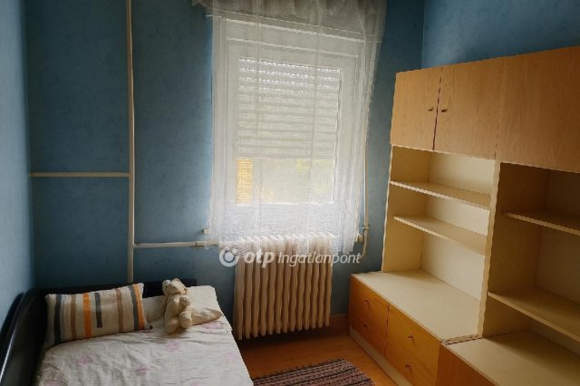 Eladó családi ház, Szigethalmon 93 M Ft, 3+3 szobás