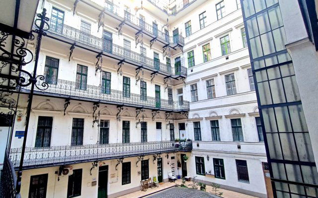 Eladó téglalakás, Budapesten, VII. kerületben 87.5 M Ft