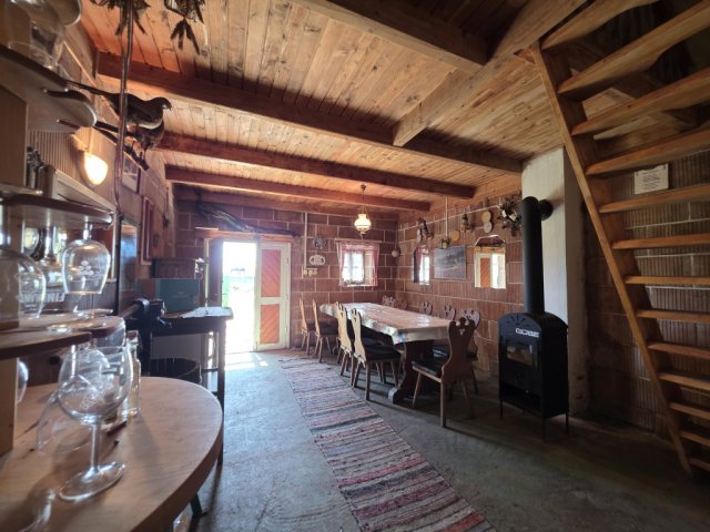 Eladó családi ház, Velencén 25.5 M Ft, 2 szobás