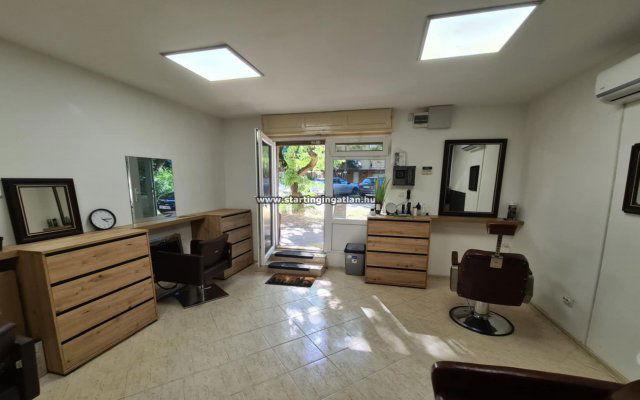 Eladó üzlethelyiség, XI. kerületben, Bartók Béla úton