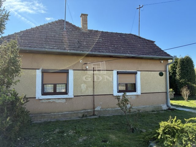Eladó családi ház, Tófejen 18.5 M Ft, 2+1 szobás