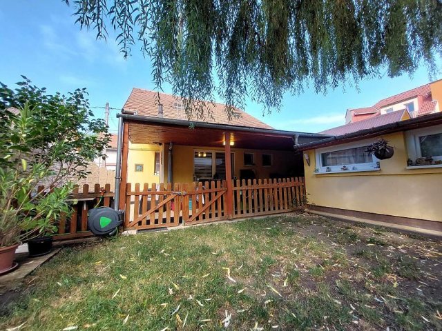 Eladó családi ház, Budapesten, XV. kerületben 135 M Ft, 3 szobás