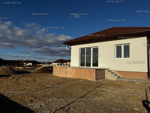 Eladó családi ház, Vácrátóton 89.5 M Ft, 1+3 szobás