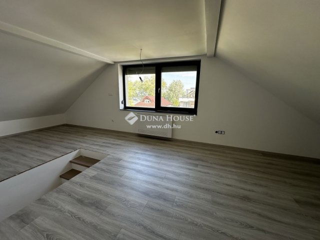 Eladó téglalakás, Balatonbogláron 169 M Ft, 4 szobás