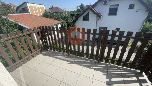 Kiadó családi ház, albérlet, Pécsett, Ungvár utcában