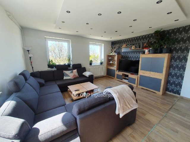 Eladó nyaraló, Sümegen 99.9 M Ft, 4+1 szobás