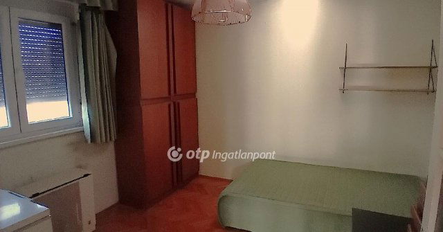 Eladó téglalakás, Székesfehérvárott 42 M Ft, 1+1 szobás