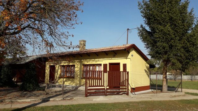 Eladó családi ház, Tiszanánán 14.9 M Ft, 3 szobás