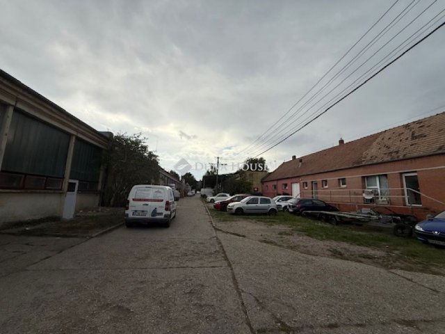 Eladó ipari ingatlan, Pécsett 500 M Ft / költözzbe.hu