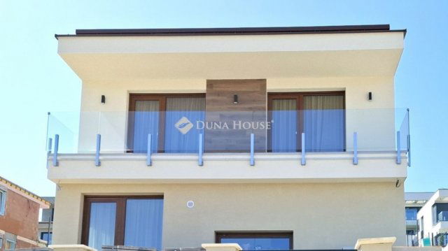 Eladó ikerház, Budapesten, III. kerületben 196 M Ft, 3+1 szobás