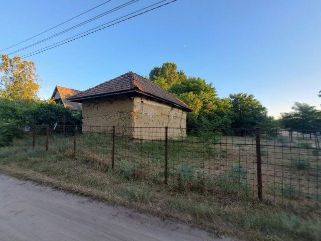 Eladó mezogazdasagi ingatlan, Pilisen 2.9 M Ft