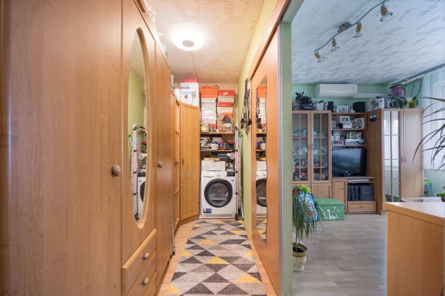 Eladó panellakás, Vácon 51.99 M Ft, 2 szobás