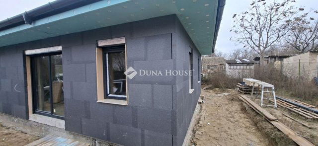 Eladó családi ház, Gödön 109.9 M Ft, 4 szobás