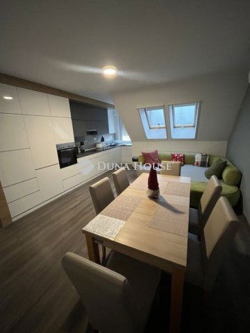 Kiadó téglalakás, albérlet, Budapesten, XV. kerületben