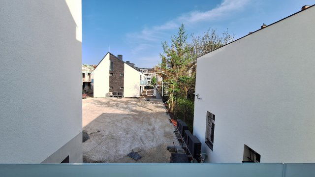Eladó téglalakás, Szegeden 150 M Ft, 4 szobás