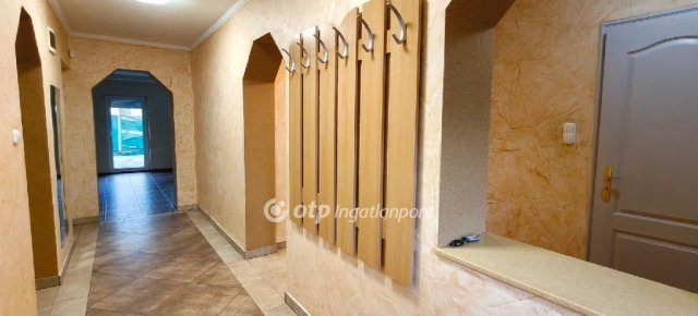 Kiadó családi ház, albérlet, Dunakeszin 450 E Ft / hó, 4 szobás