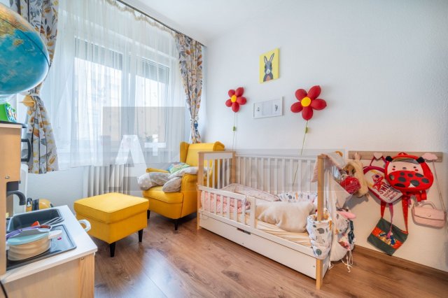 Eladó panellakás, Szegeden 56 M Ft, 3 szobás
