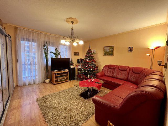 Eladó panellakás, Szombathelyen 51.9 M Ft, 3 szobás