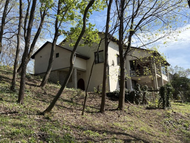 Eladó családi ház, Balatonbogláron, Kilátó utcában 250 M Ft