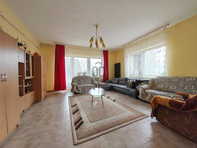 Eladó családi ház, Szabadbattyánban 74 M Ft, 7 szobás
