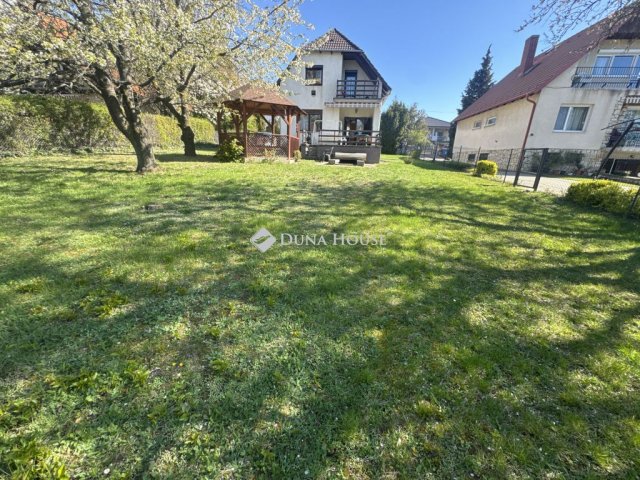 Eladó nyaraló, Balatonfűzfőn, Mandula utcában 79.9 M Ft