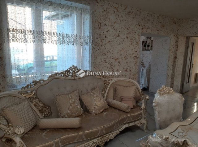 Eladó családi ház, Turán 38 M Ft, 3 szobás