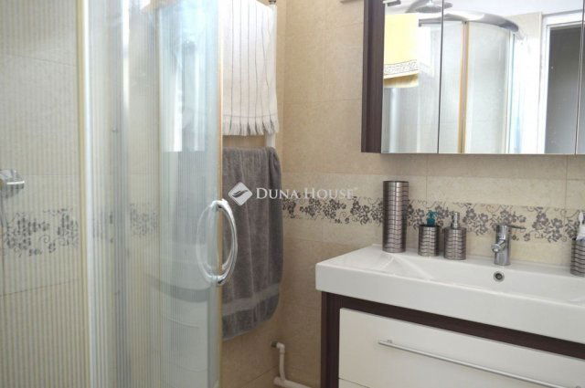 Eladó ikerház, Debrecenben 99 M Ft, 4 szobás