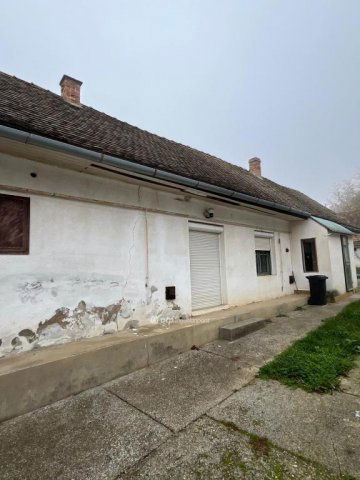 Eladó családi ház, Szűrön 12 M Ft, 3 szobás