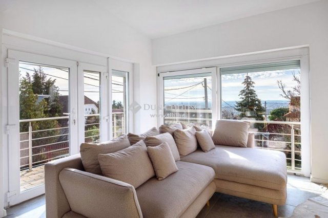 Eladó családi ház, Szentendrén 233 M Ft, 4 szobás