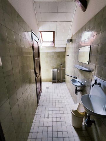 Eladó családi ház, Alsómocsoládon 280 M Ft, 12 szobás