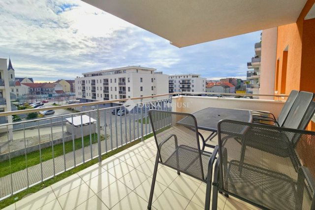 Kiadó téglalakás, albérlet, Győrött 340 E Ft / hó, 4 szobás