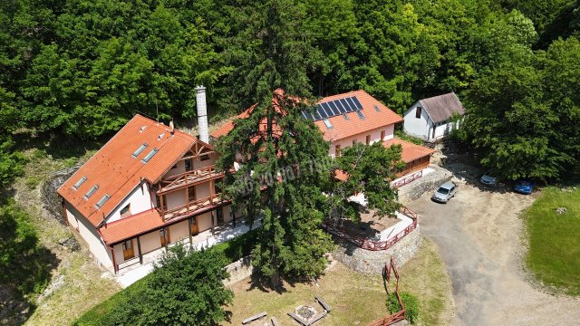 Eladó hotel, Noszvajon 199 M Ft, 20 szobás / költözzbe.hu