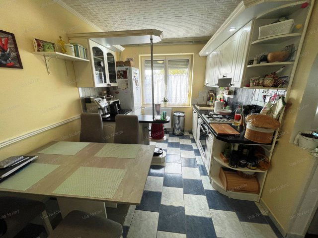 Eladó családi ház, Újudvaron 41.7 M Ft, 3+1 szobás