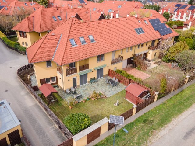 Eladó sorház, Szentendrén 219.99 M Ft, 5 szobás