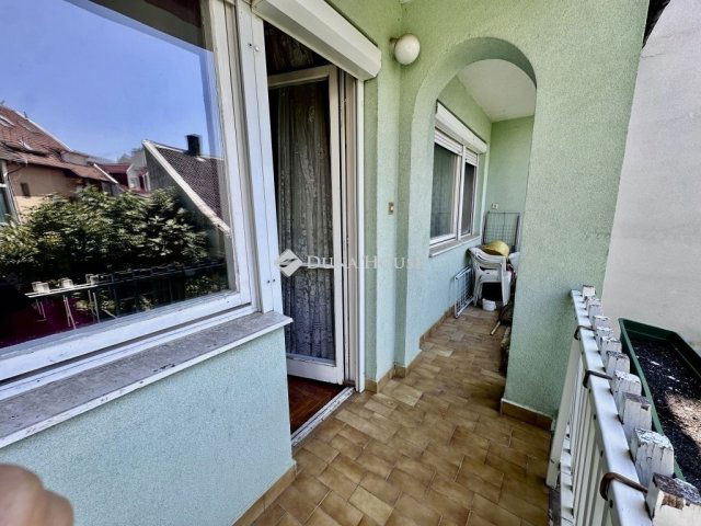 Eladó családi ház, Szegeden 199 M Ft, 7 szobás