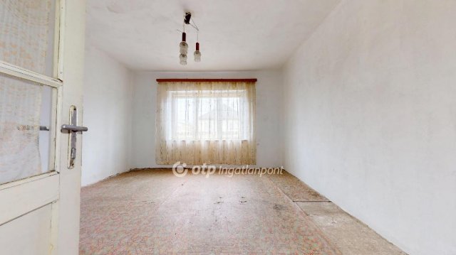 Eladó családi ház, Tiszabezdéden 18.5 M Ft, 3 szobás