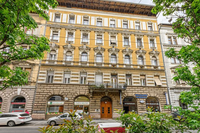Eladó téglalakás, Budapesten, VI. kerületben 105.9 M Ft