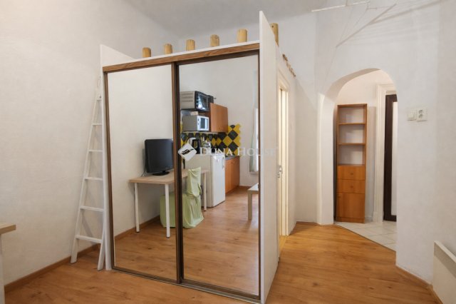 Eladó téglalakás, Budapesten, VIII. kerületben 42.9 M Ft