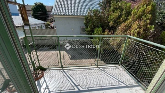 Eladó téglalakás, Szegeden 63.9 M Ft, 2 szobás