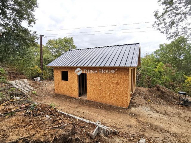 Eladó nyaraló, Esztergomban 79 M Ft, 2 szobás