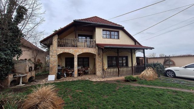 Eladó családi ház, Gödön 199 M Ft, 6 szobás