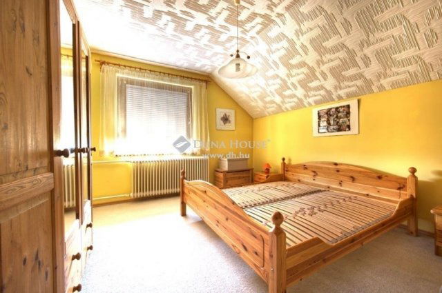 Eladó családi ház, Sóskúton 105 M Ft, 4 szobás