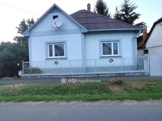 Eladó családi ház, Endrefalván 18 M Ft, 3 szobás