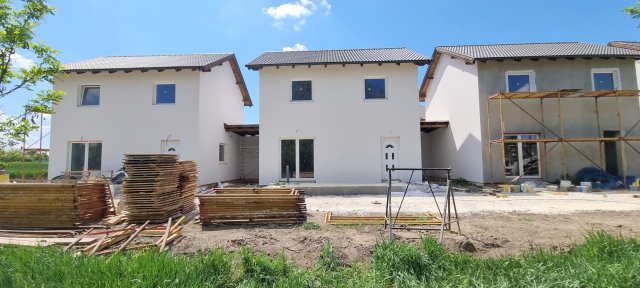 Eladó sorház, Bicskén 69.9 M Ft, 3 szobás / költözzbe.hu