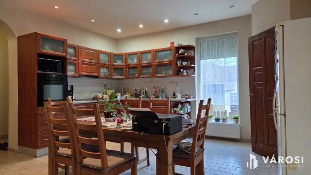 Eladó sorház, Debrecenben 124.9 M Ft, 4 szobás