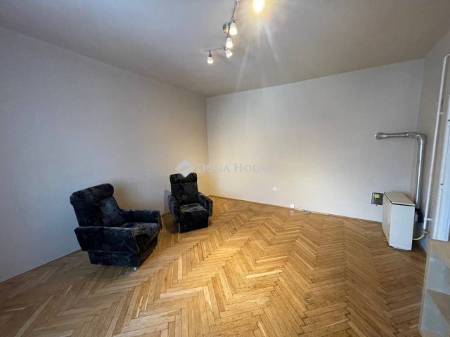 Kiadó téglalakás, albérlet, Kecskeméten, Dózsa György úton