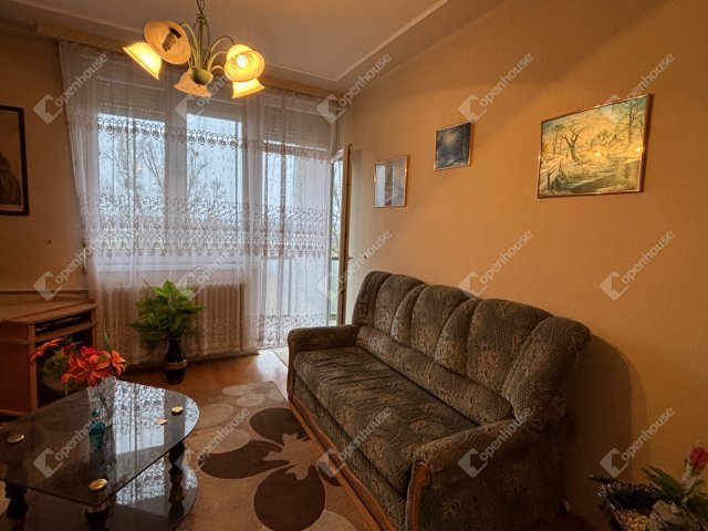 Eladó téglalakás, Győrött 45.99 M Ft, 2 szobás